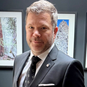 6cdba337 30ee 4e41 8d55 3734bb8b22a8